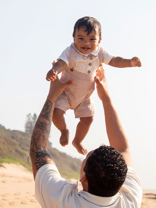 Photograph of the Ponnen Family Session on the beach at Pennington Main Beach taken by Pastel Projects Photography